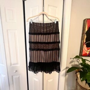 Excellent Condition Vintage Express Elegant Black Lace & Tan Striped Skirt SZXS